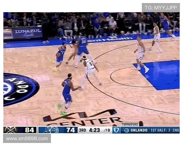 [NBA]强吃杰林威 约基奇篮下强推上篮.